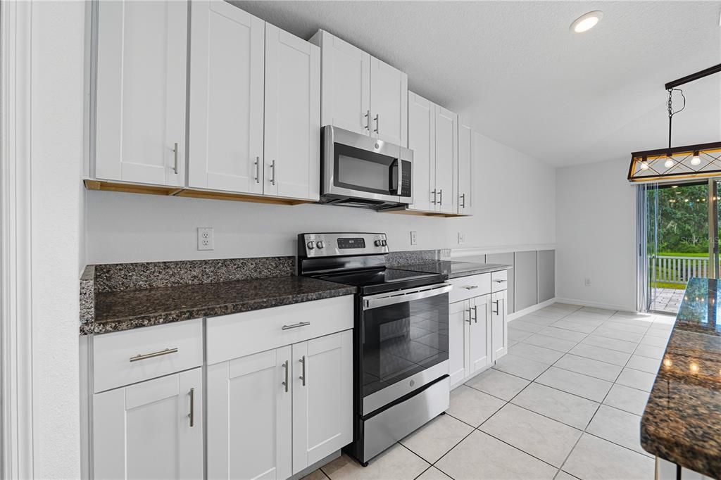 待售: $365,000 (4 贝兹, 2 浴室, 1935 平方英尺)