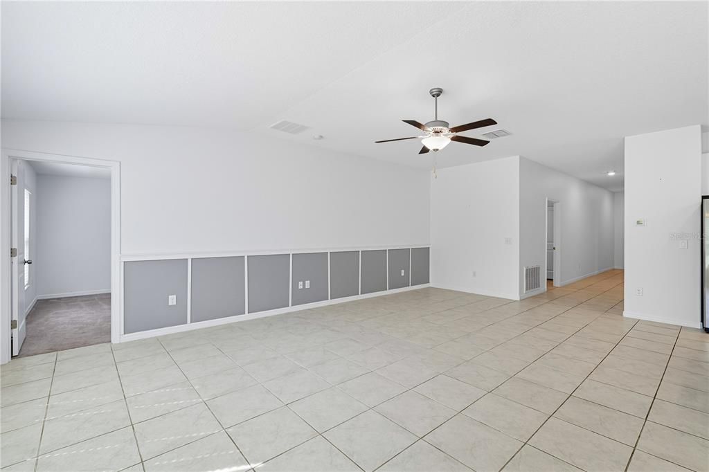 待售: $365,000 (4 贝兹, 2 浴室, 1935 平方英尺)