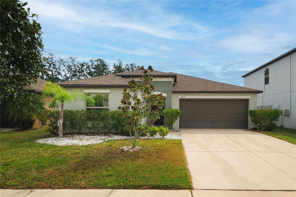 待售: $365,000 (4 贝兹, 2 浴室, 1935 平方英尺)