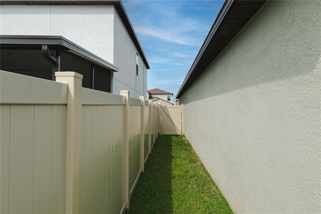 待售: $365,000 (4 贝兹, 2 浴室, 1935 平方英尺)