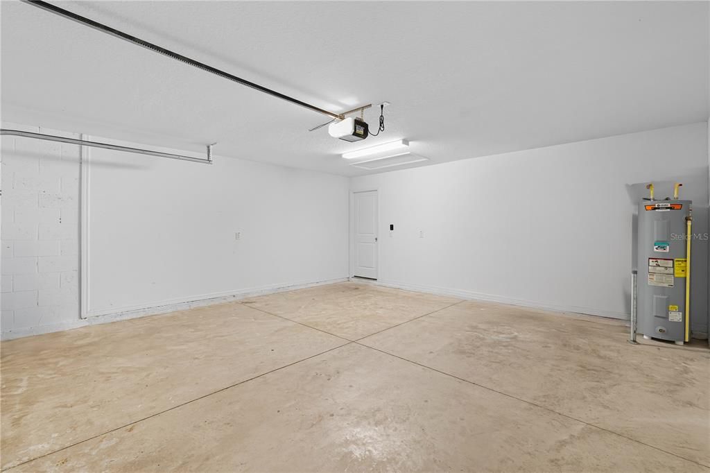 待售: $365,000 (4 贝兹, 2 浴室, 1935 平方英尺)