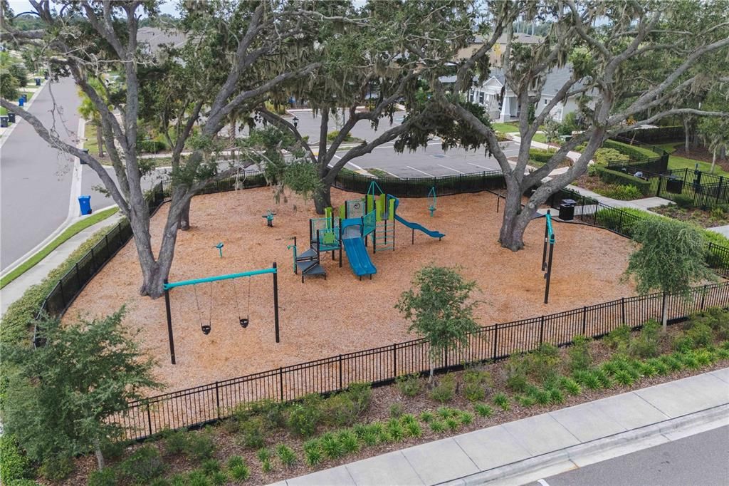 待售: $365,000 (4 贝兹, 2 浴室, 1935 平方英尺)