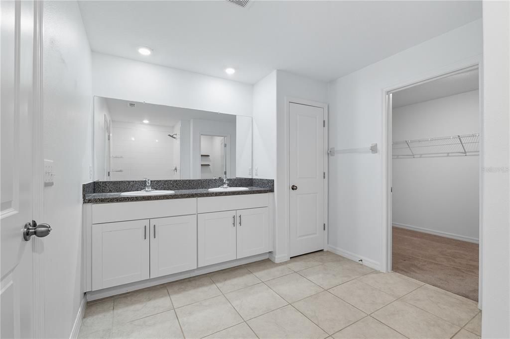 待售: $365,000 (4 贝兹, 2 浴室, 1935 平方英尺)