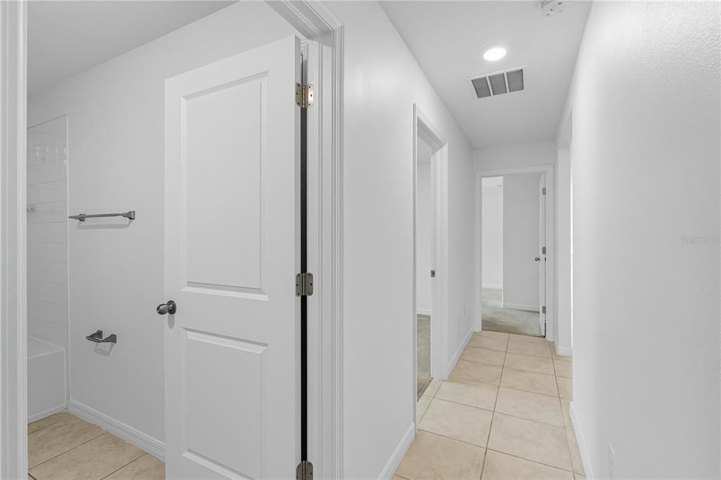 待售: $365,000 (4 贝兹, 2 浴室, 1935 平方英尺)