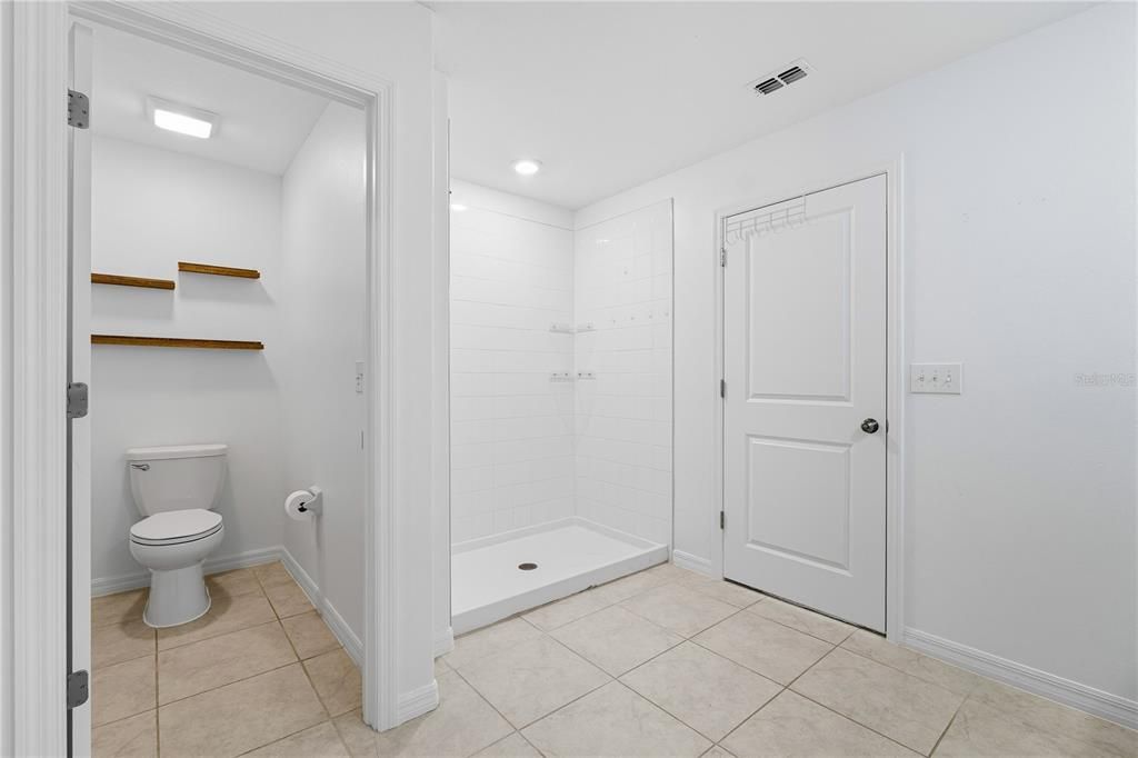 待售: $365,000 (4 贝兹, 2 浴室, 1935 平方英尺)