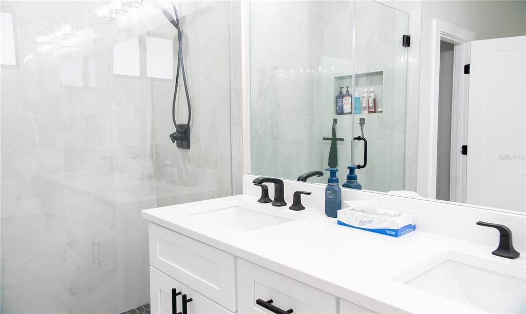 В аренду: $4,350 (4 спален, 3 ванн, 2302 Квадратных фут)