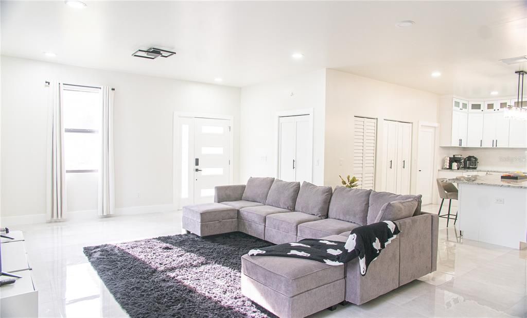 В аренду: $4,350 (4 спален, 3 ванн, 2302 Квадратных фут)