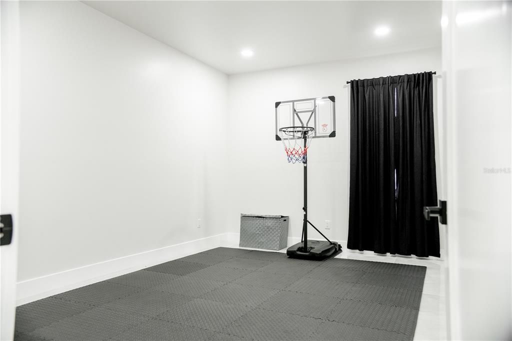 В аренду: $4,350 (4 спален, 3 ванн, 2302 Квадратных фут)