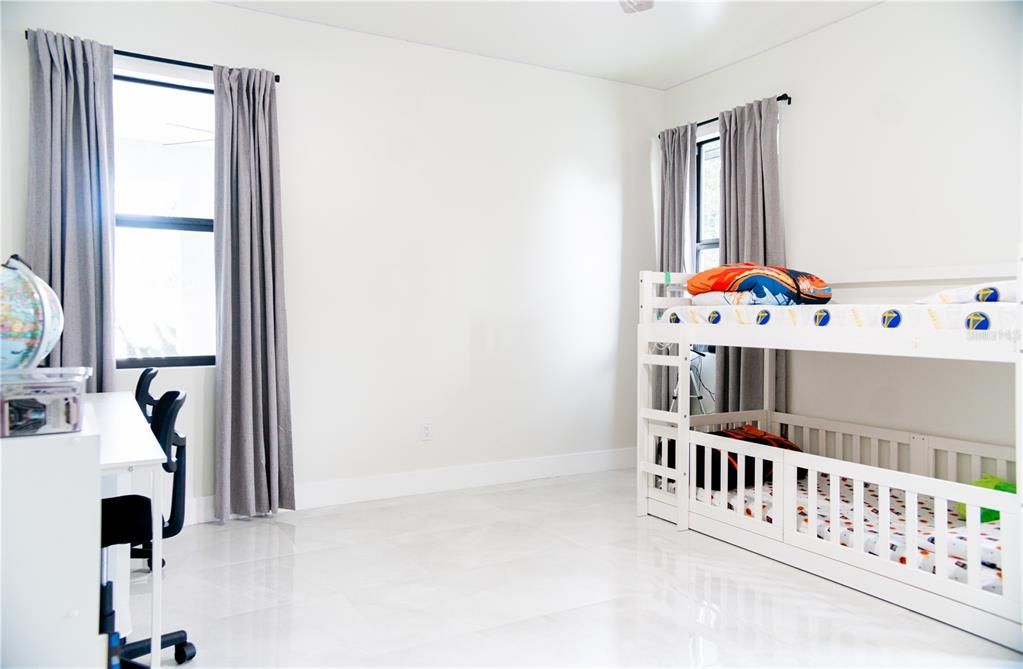 В аренду: $4,350 (4 спален, 3 ванн, 2302 Квадратных фут)