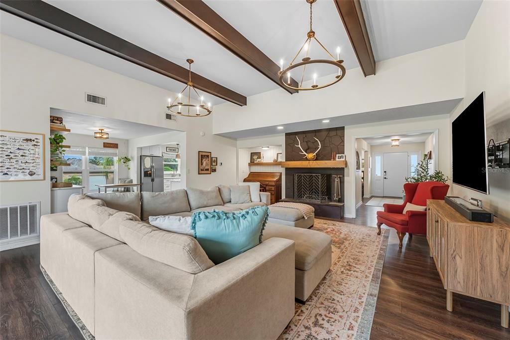 待售: $478,000 (4 贝兹, 2 浴室, 2527 平方英尺)