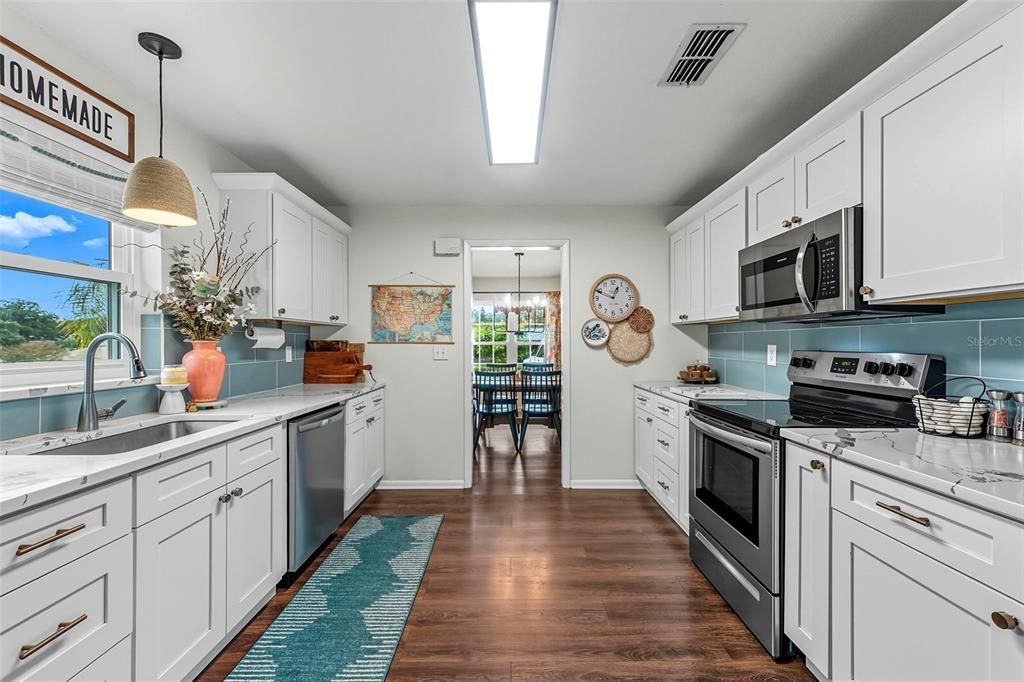 待售: $478,000 (4 贝兹, 2 浴室, 2527 平方英尺)