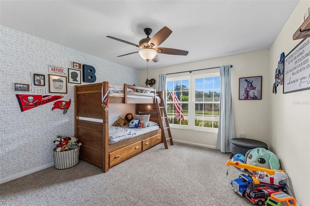 待售: $478,000 (4 贝兹, 2 浴室, 2527 平方英尺)