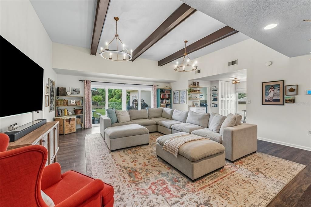 待售: $478,000 (4 贝兹, 2 浴室, 2527 平方英尺)