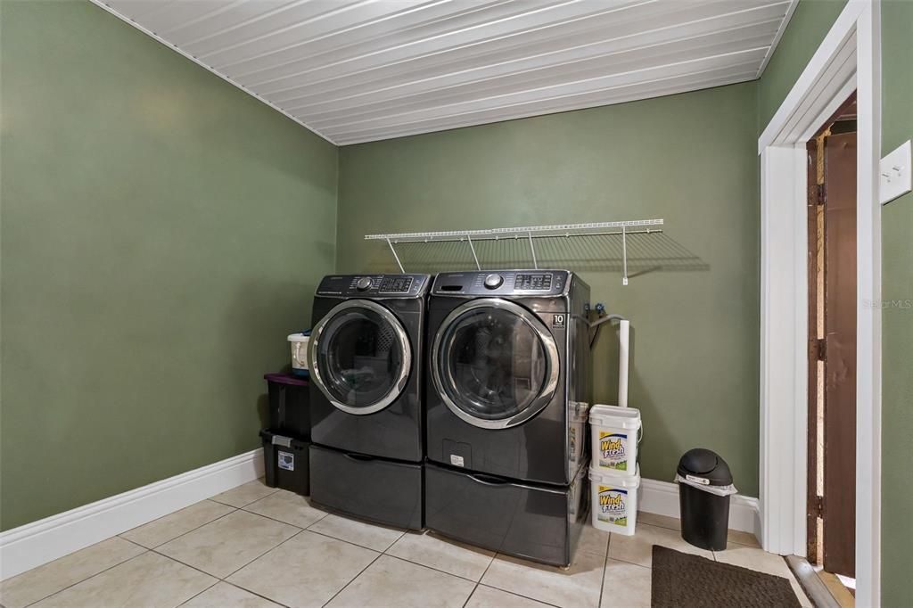 For Sale: $315,000 (2 beds, 2 baths, 1234 Square Feet)