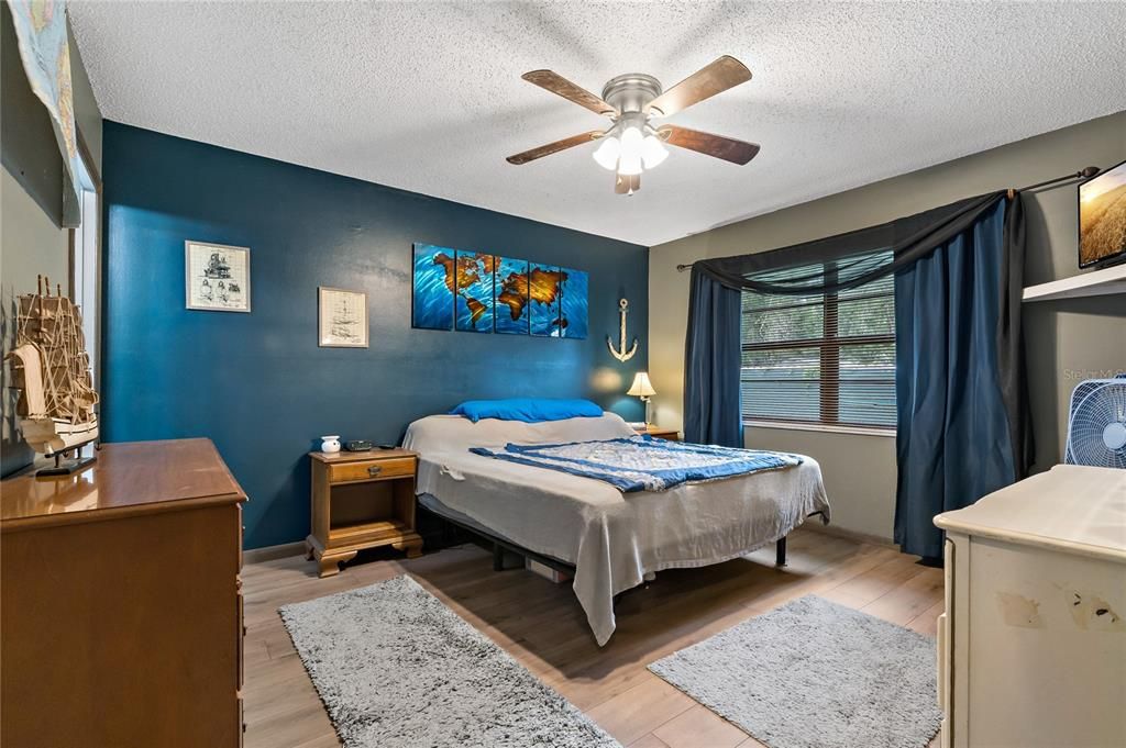 For Sale: $315,000 (2 beds, 2 baths, 1234 Square Feet)