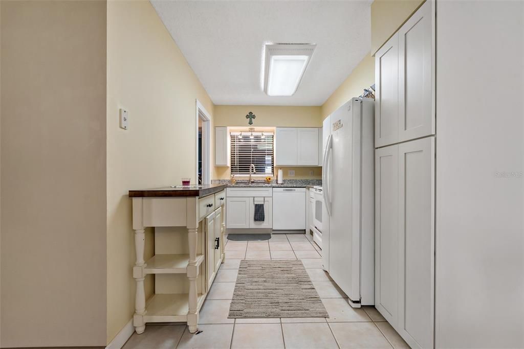 For Sale: $315,000 (2 beds, 2 baths, 1234 Square Feet)