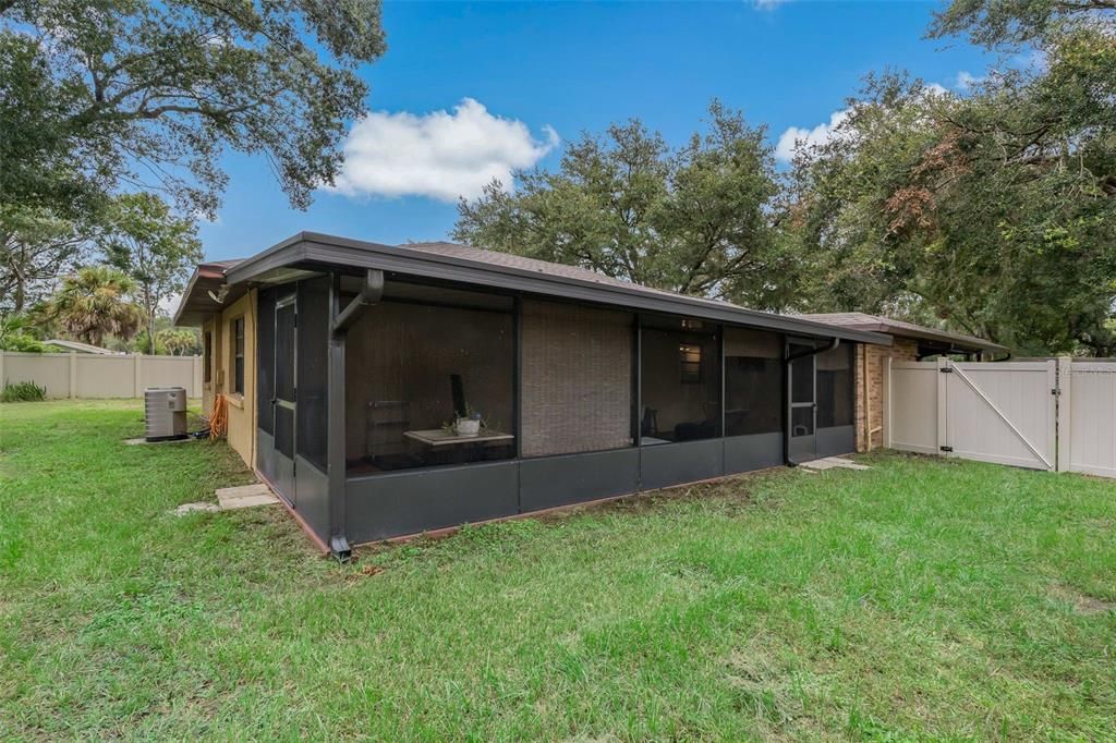 For Sale: $315,000 (2 beds, 2 baths, 1234 Square Feet)