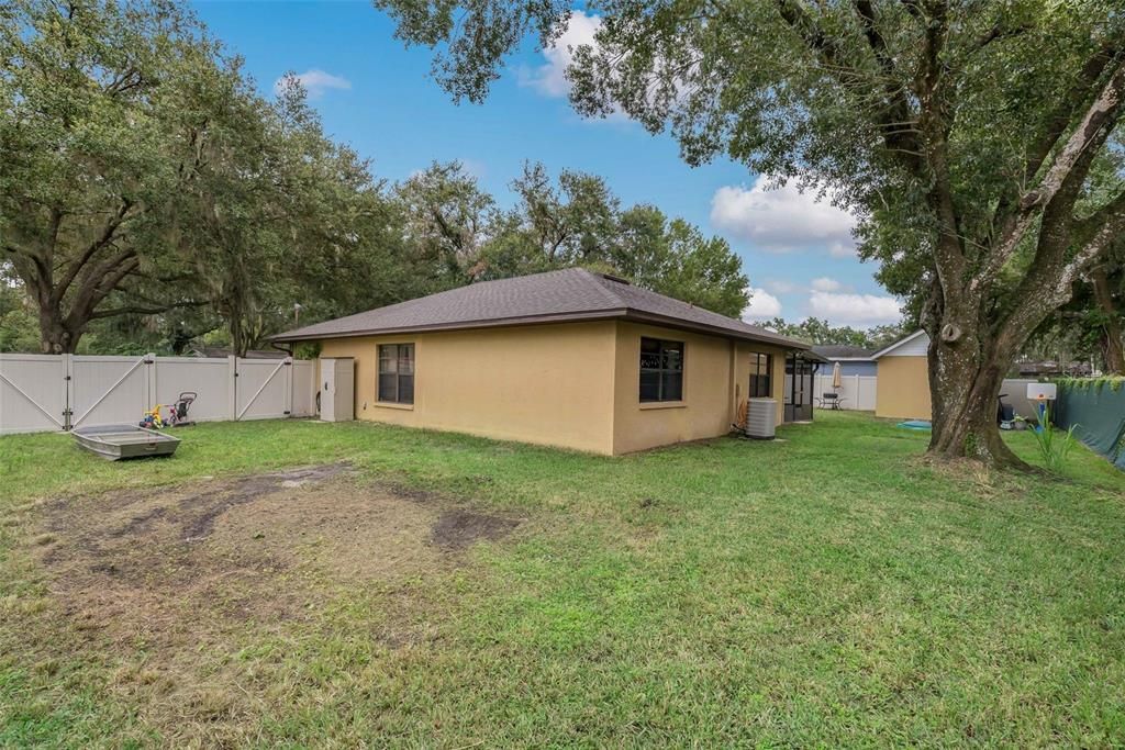 For Sale: $315,000 (2 beds, 2 baths, 1234 Square Feet)