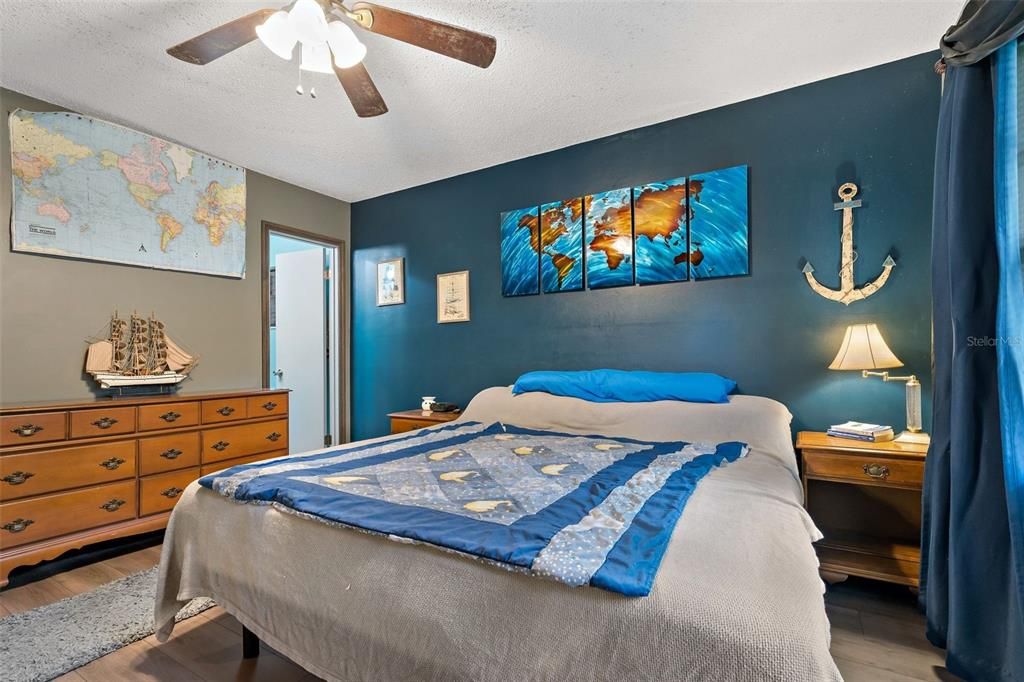 For Sale: $315,000 (2 beds, 2 baths, 1234 Square Feet)