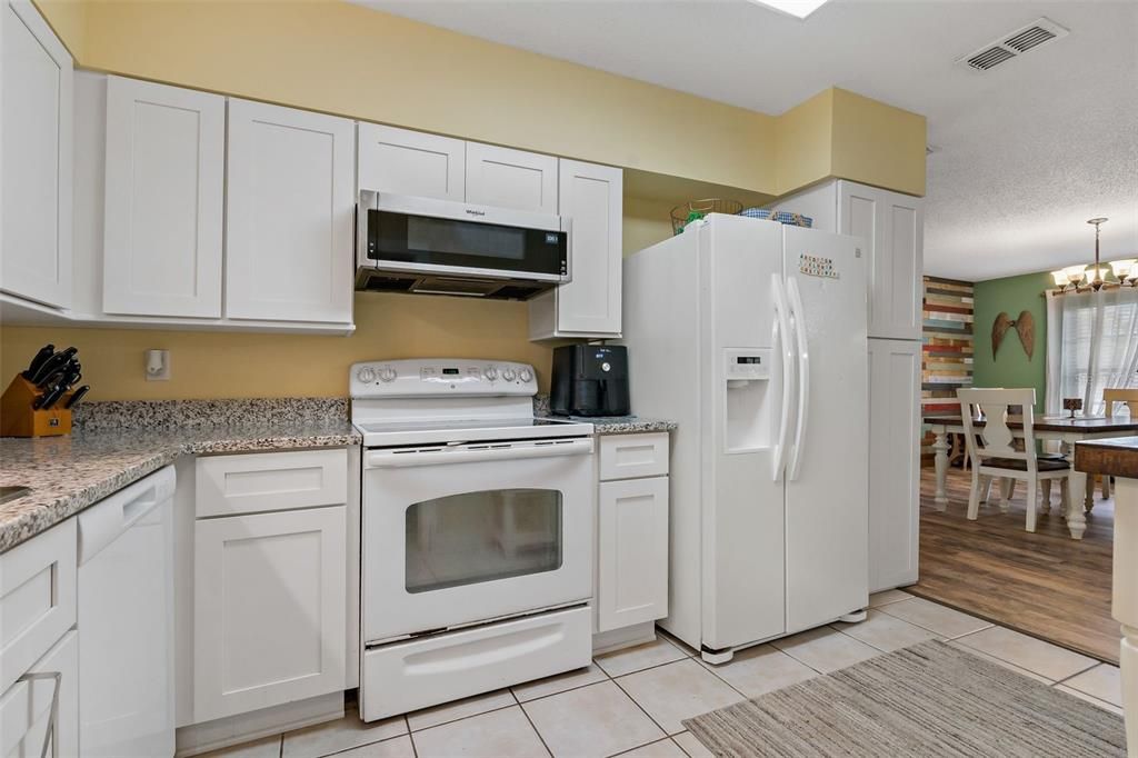 For Sale: $315,000 (2 beds, 2 baths, 1234 Square Feet)