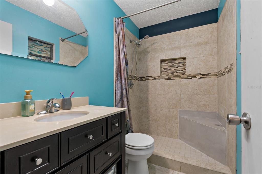 For Sale: $315,000 (2 beds, 2 baths, 1234 Square Feet)