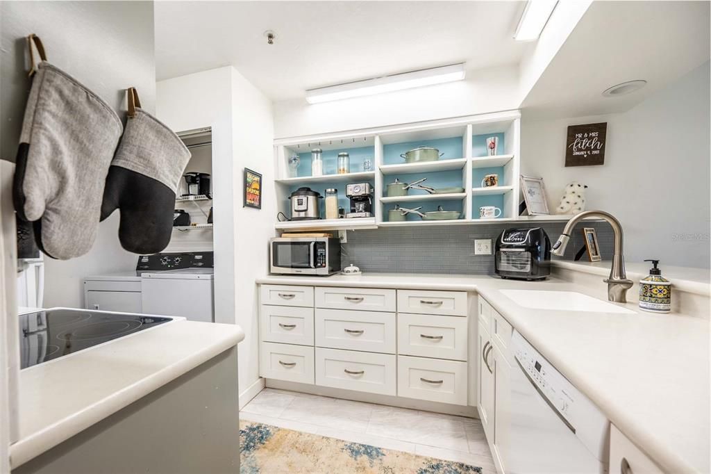 For Sale: $429,900 (2 beds, 2 baths, 1058 Square Feet)