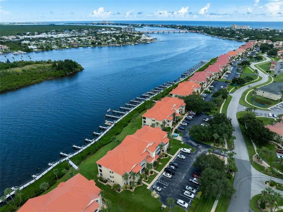 For Sale: $429,900 (2 beds, 2 baths, 1058 Square Feet)