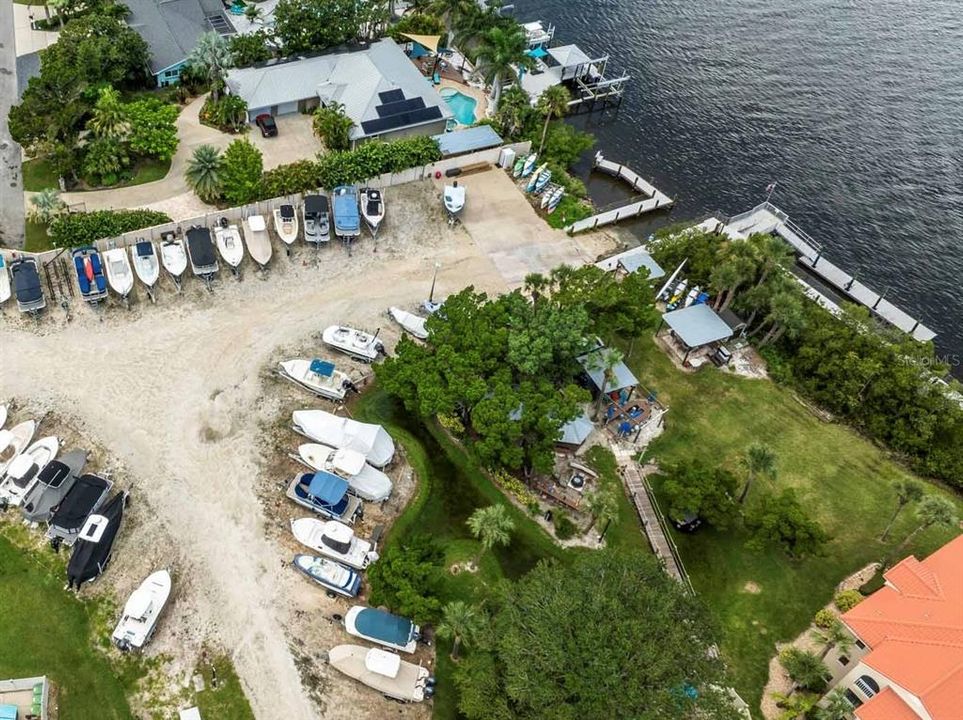 For Sale: $429,900 (2 beds, 2 baths, 1058 Square Feet)