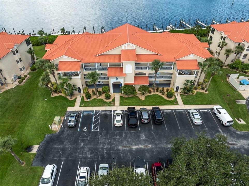 For Sale: $429,900 (2 beds, 2 baths, 1058 Square Feet)