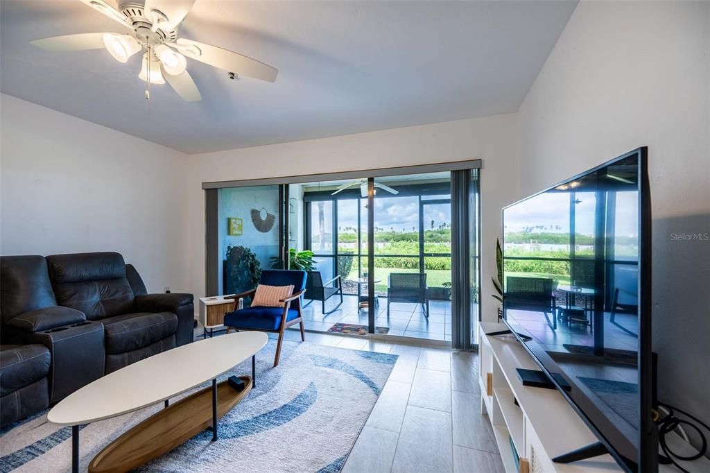 For Sale: $429,900 (2 beds, 2 baths, 1058 Square Feet)