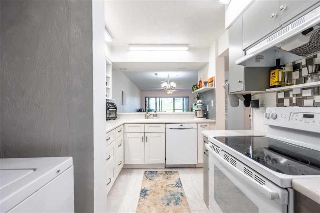 For Sale: $429,900 (2 beds, 2 baths, 1058 Square Feet)