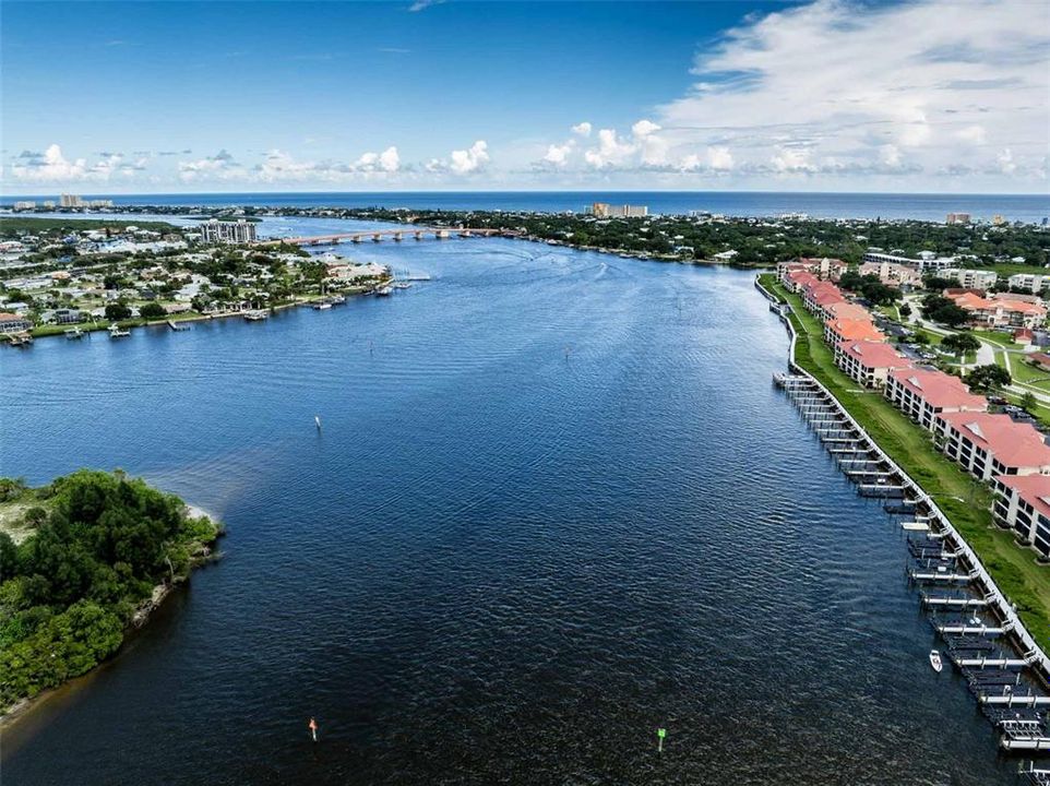 For Sale: $429,900 (2 beds, 2 baths, 1058 Square Feet)