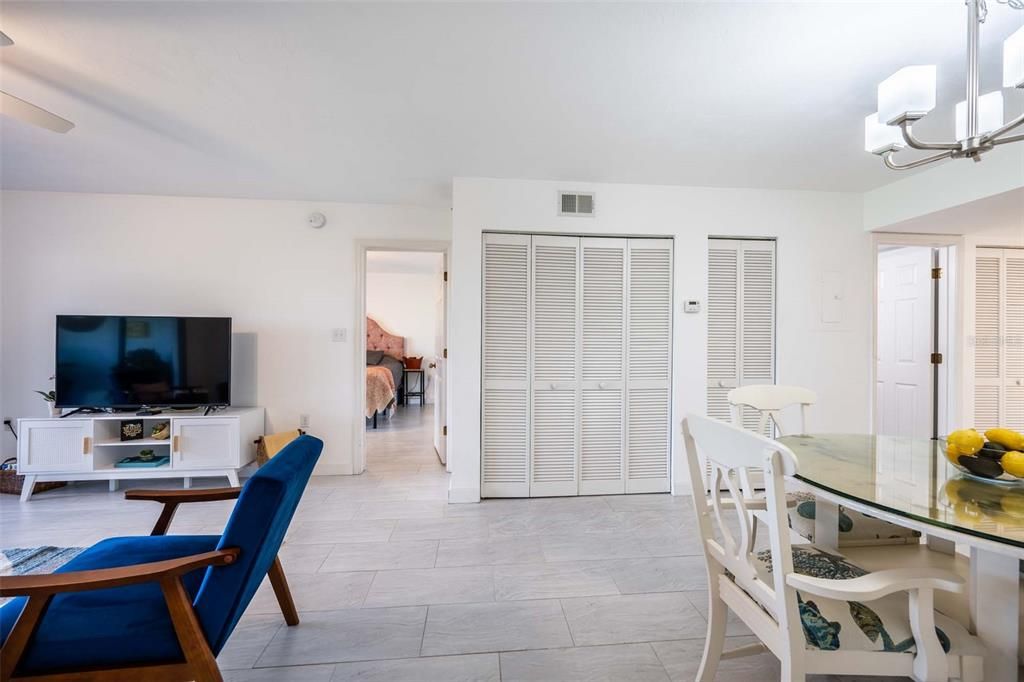 For Sale: $429,900 (2 beds, 2 baths, 1058 Square Feet)