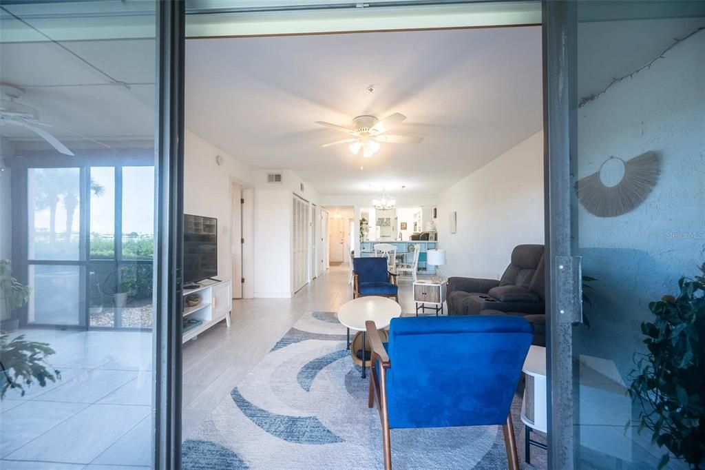 For Sale: $429,900 (2 beds, 2 baths, 1058 Square Feet)