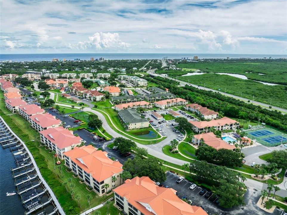 For Sale: $429,900 (2 beds, 2 baths, 1058 Square Feet)