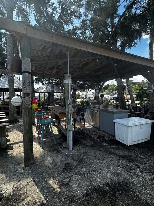 For Sale: $429,900 (2 beds, 2 baths, 1058 Square Feet)