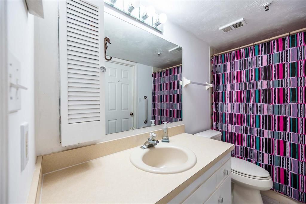 For Sale: $429,900 (2 beds, 2 baths, 1058 Square Feet)