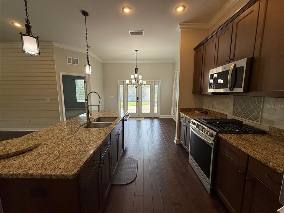 For Rent: $2,800 (3 beds, 2 baths, 1520 Square Feet)