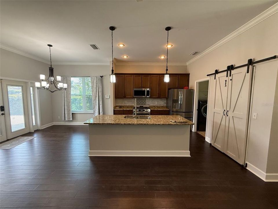 For Rent: $2,800 (3 beds, 2 baths, 1520 Square Feet)