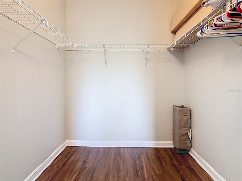 合同活跃: $1,799 (3 贝兹, 2 浴室, 1402 平方英尺)