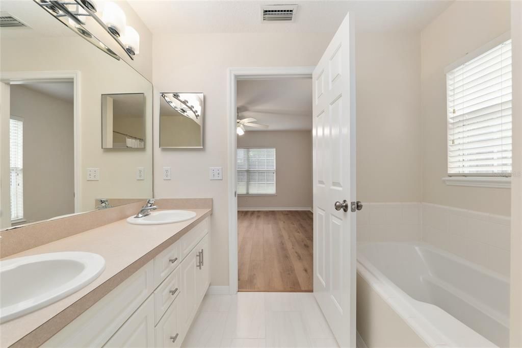 Active With Contract: $379,000 (3 beds, 2 baths, 1702 Square Feet)