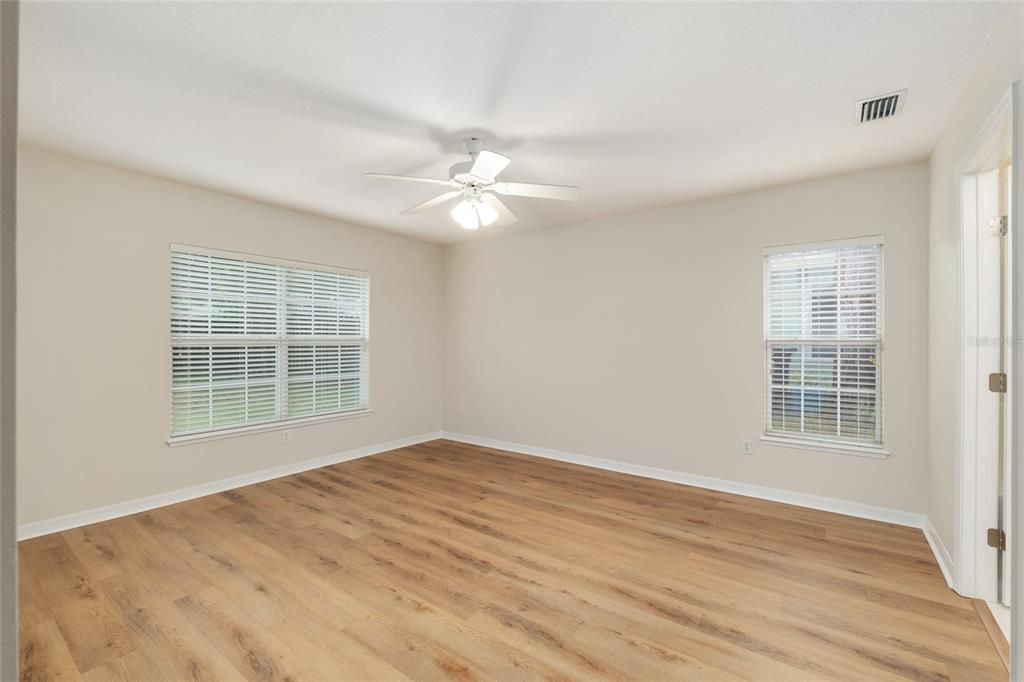 Active With Contract: $379,000 (3 beds, 2 baths, 1702 Square Feet)