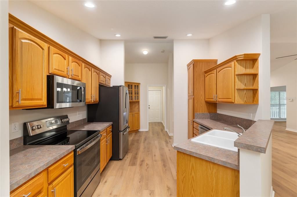 Active With Contract: $379,000 (3 beds, 2 baths, 1702 Square Feet)