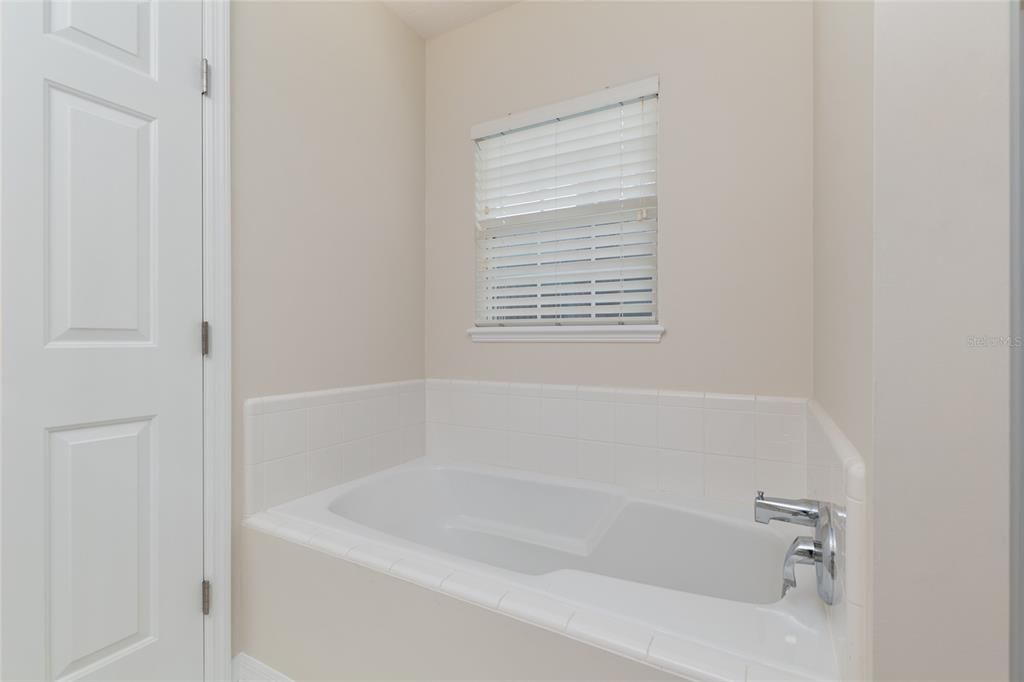 Active With Contract: $379,000 (3 beds, 2 baths, 1702 Square Feet)