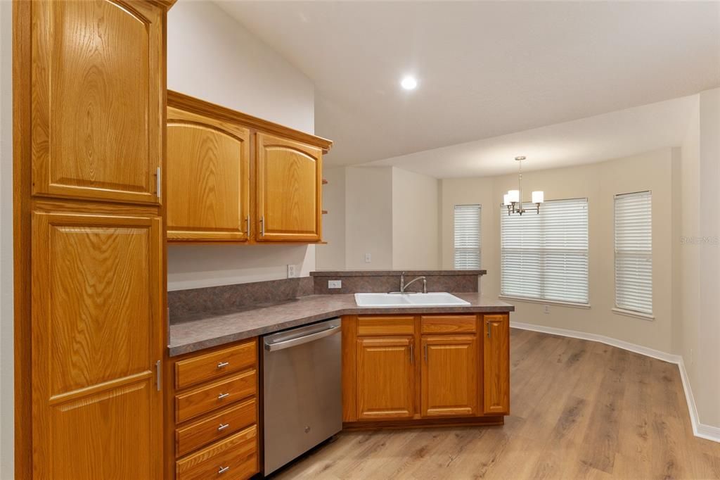 Active With Contract: $379,000 (3 beds, 2 baths, 1702 Square Feet)