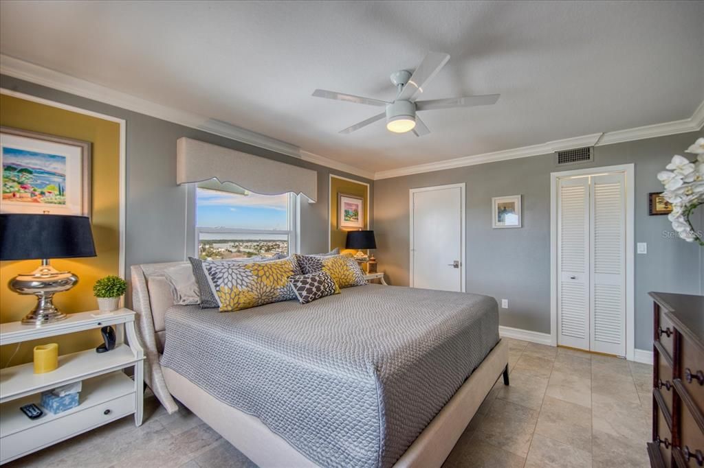 En Venta: $785,000 (2 camas, 2 baños, 1325 Pies cuadrados)