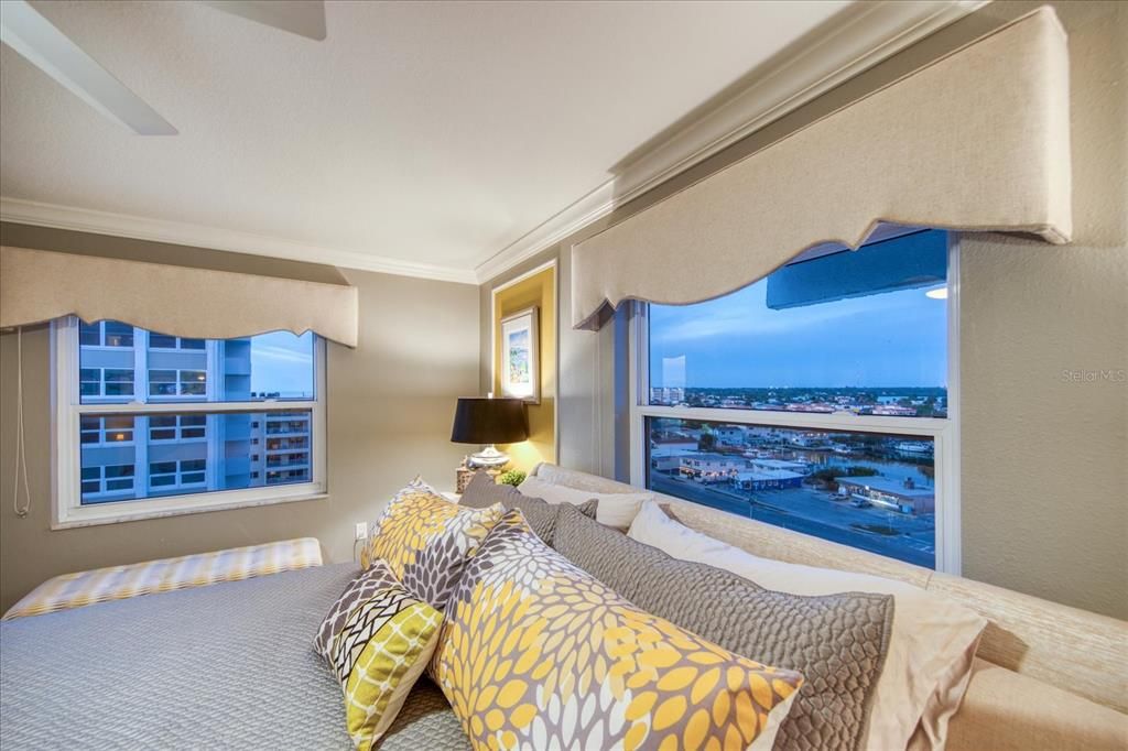 En Venta: $785,000 (2 camas, 2 baños, 1325 Pies cuadrados)