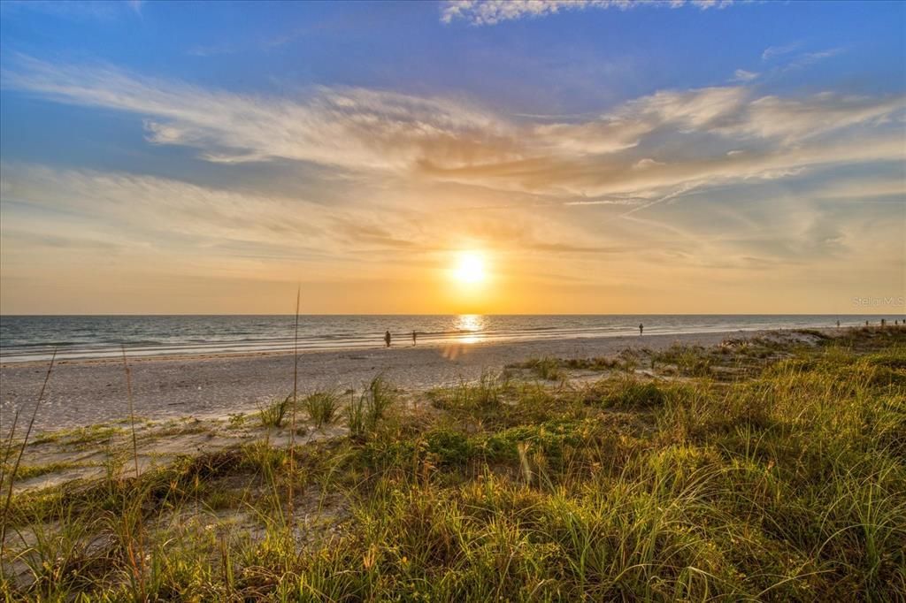 En Venta: $785,000 (2 camas, 2 baños, 1325 Pies cuadrados)