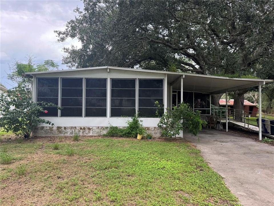 Recently Sold: $135,000 (2 beds, 2 baths, 864 Square Feet)