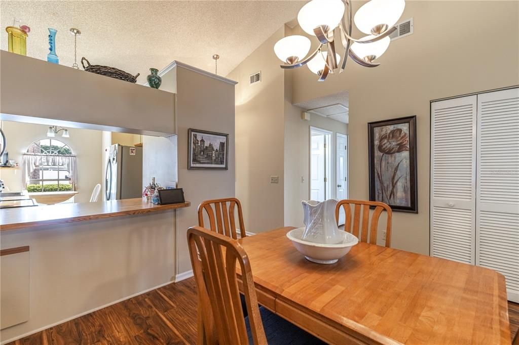 Active With Contract: $249,900 (3 beds, 2 baths, 1328 Square Feet)